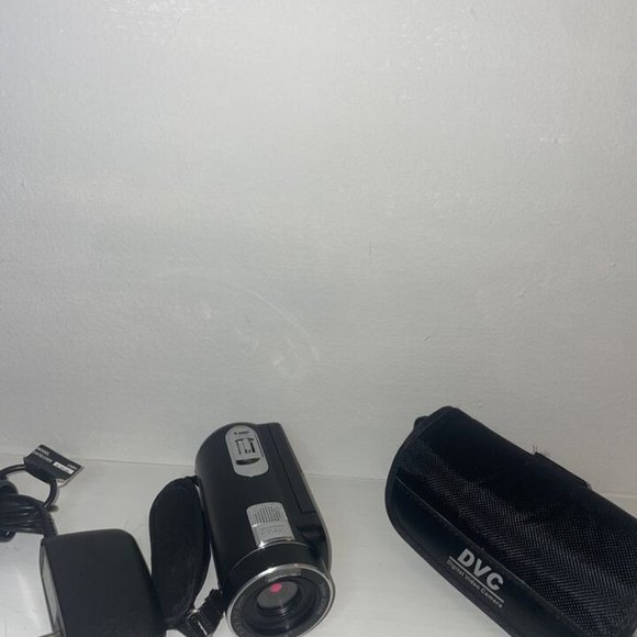 DVC FHD IR 1920X1080P HIGH DEFINITION DIGITAL VIDEO CAMERA 24.0 MEGA PIXELS - Picture 2 of 4